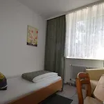 & Restaurant Main Taunus 2* ホーホハイム・アム・マイン