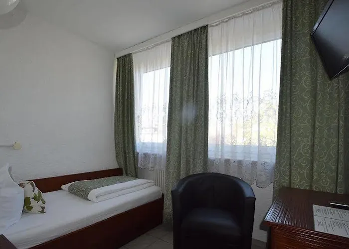 & Restaurant Main Taunus Ξενοδοχείο